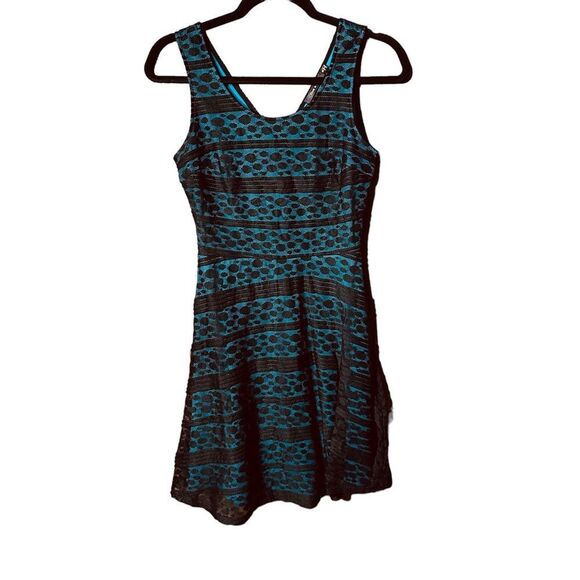 Doe & Rae Dresses & Skirts - Doe & Rae Black Blue Lace Dress Sz S